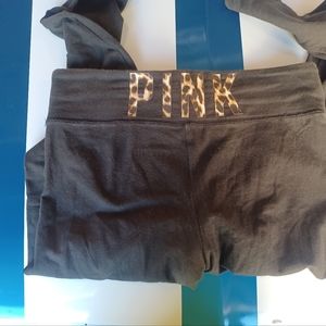 One pair of pink leggins